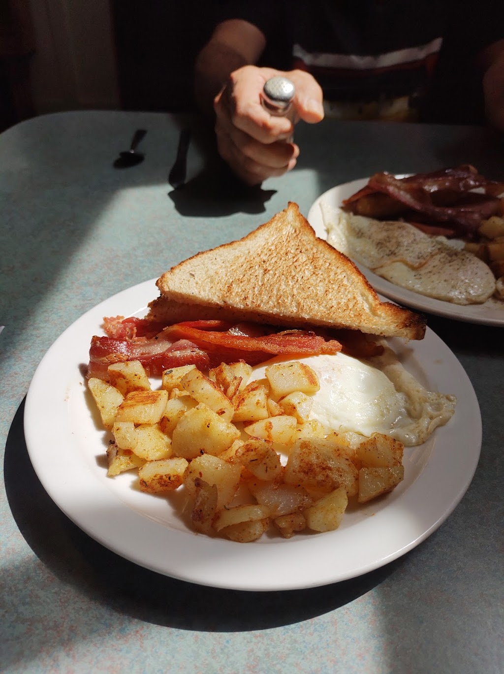 Double D Cafe | 4730 Hwy 1, Annapolis Royal, NS B0S 1A0, Canada | Phone: (902) 532-7434