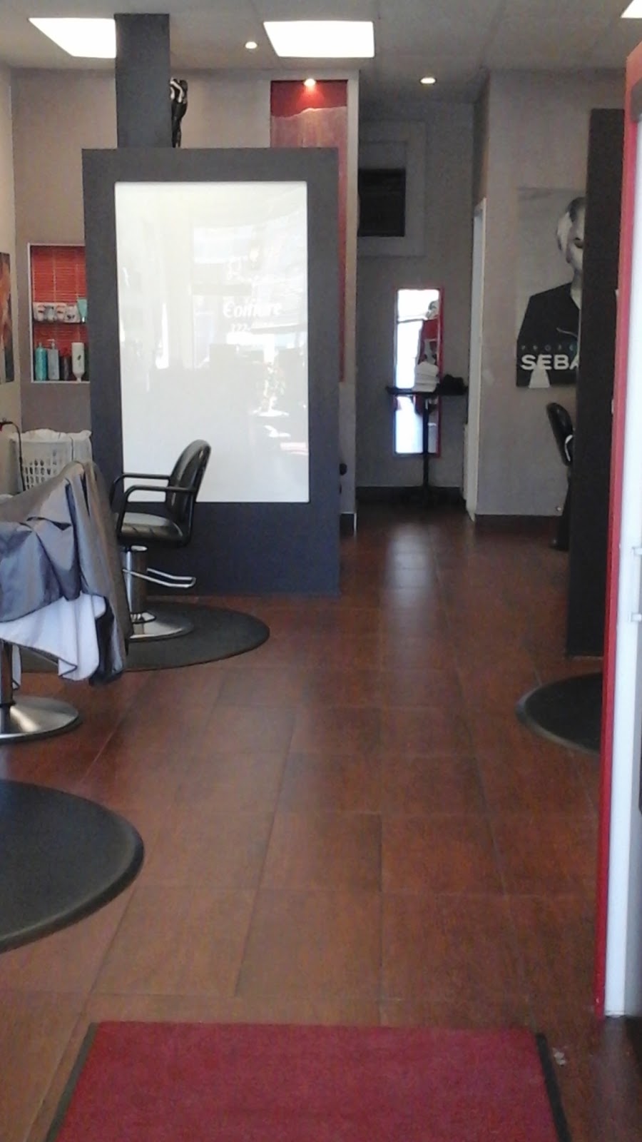 Salon La Coiff Inc | 8407 Boulevard Viau, Saint-Léonard, QC H1R 2T6, Canada | Phone: (514) 322-5218