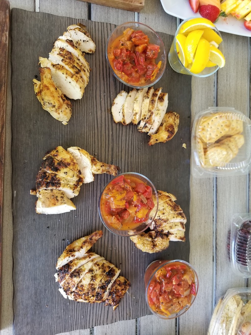 Distinction Traiteur Catering | 100 Rue Laurier, Gatineau, QC K1A 0M8, Canada | Phone: (613) 302-4837