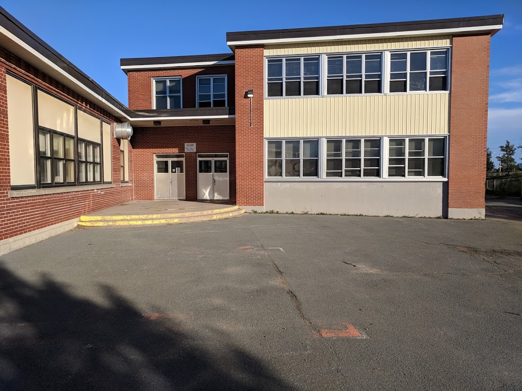 École Shannon Park School | school | 75 Iroquois Dr, Dartmouth, NS B3A 4M5, Canada | 9024642084 OR +1 902-464-2084