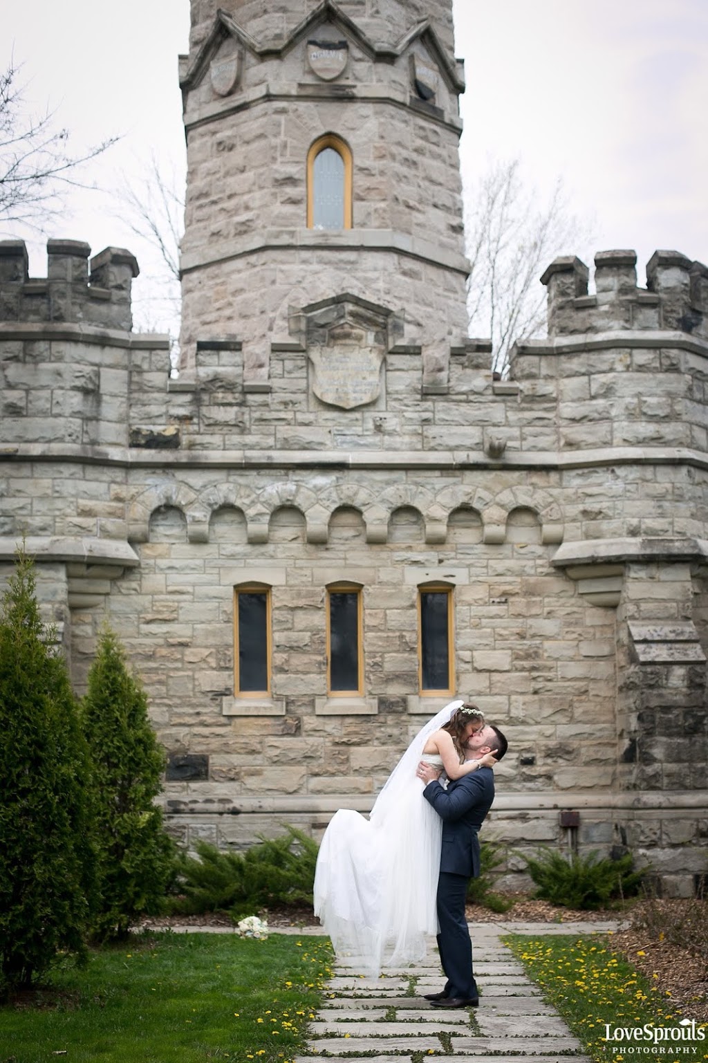 Angies Bridal | 5 Mill St S, Waterdown, ON L0R 2H0, Canada | Phone: (905) 689-8400