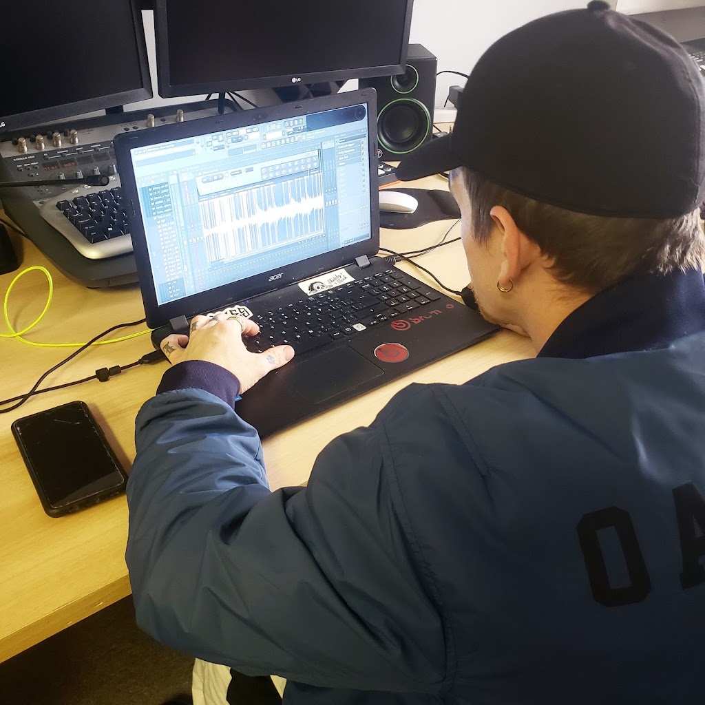 Soundstream Multimedia | 111 Simcoe St N, Oshawa, ON L1G 4S4, Canada | Phone: (905) 240-1577