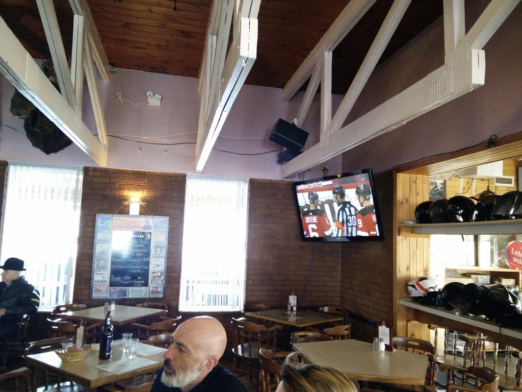 Brasserie Le Tombereau | 1387 QC-335, Saint-Lin - Laurentides, QC J5M 1Y2, Canada | Phone: (450) 439-3252