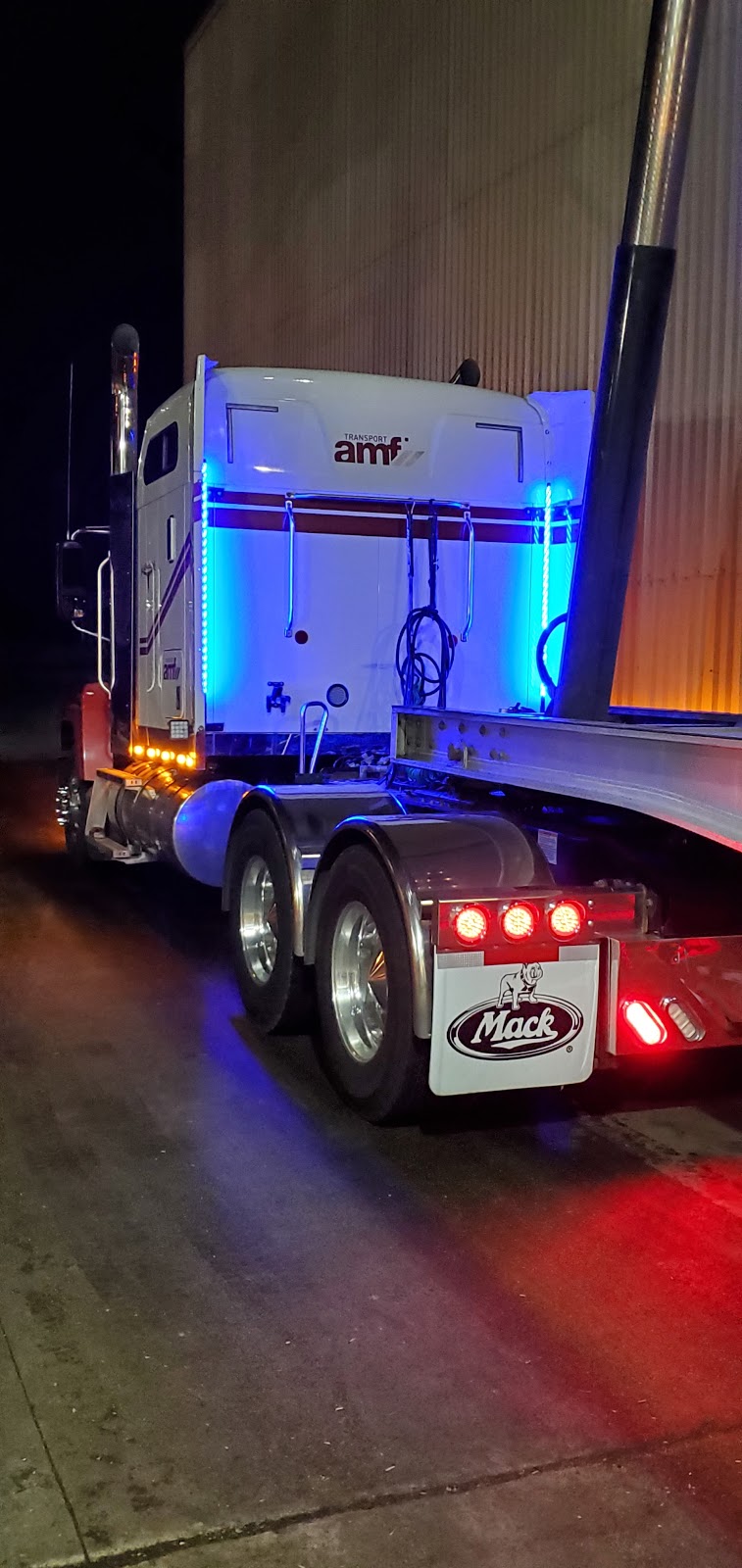Transport AMF | 1835 Avenue le Neuf, Bécancour, QC G9H 1X8, Canada | Phone: (819) 293-7430