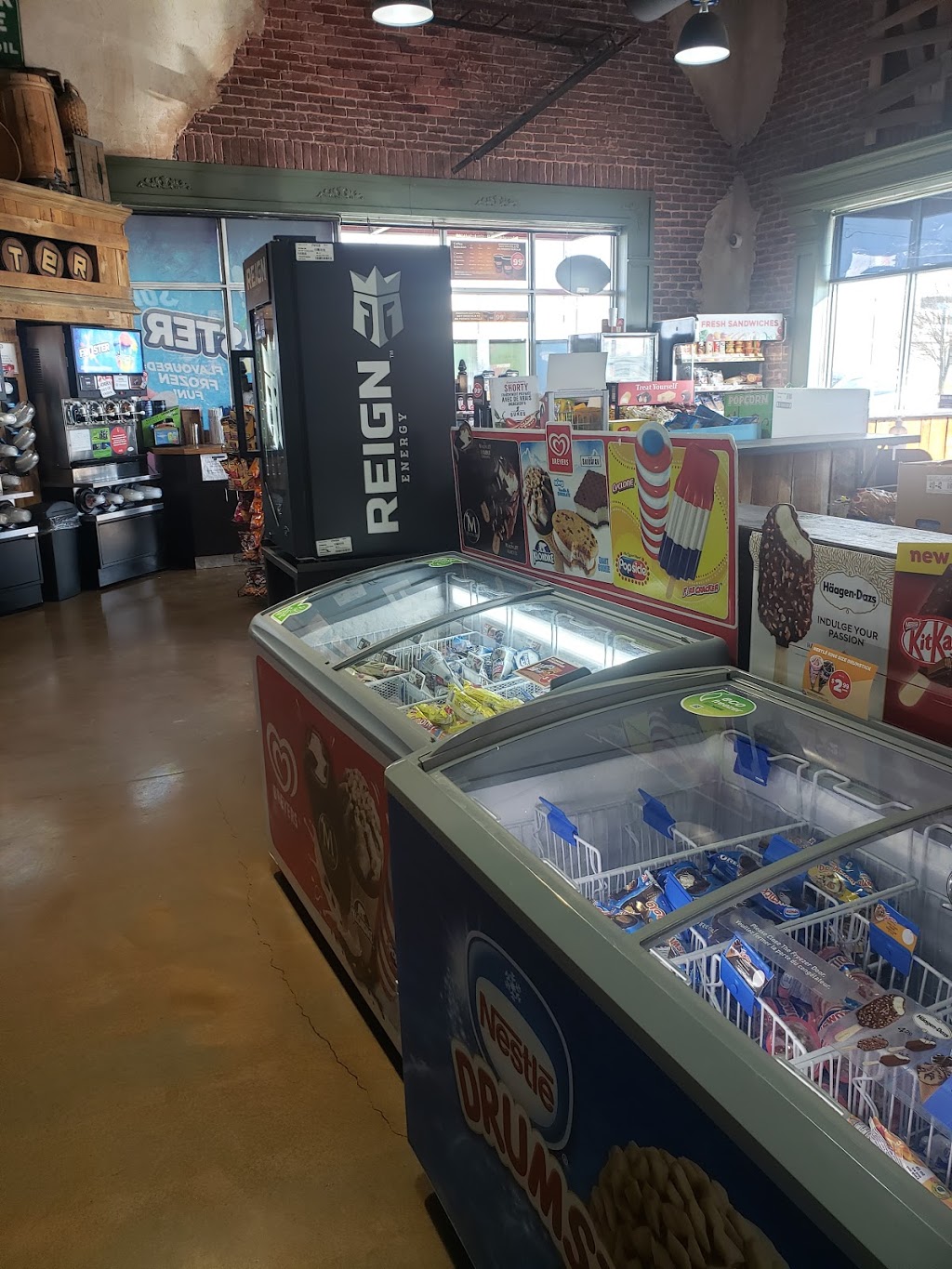 Macs | 2055 Sandwich W Pkwy, Windsor, ON N9H 2E1, Canada | Phone: (519) 969-9528