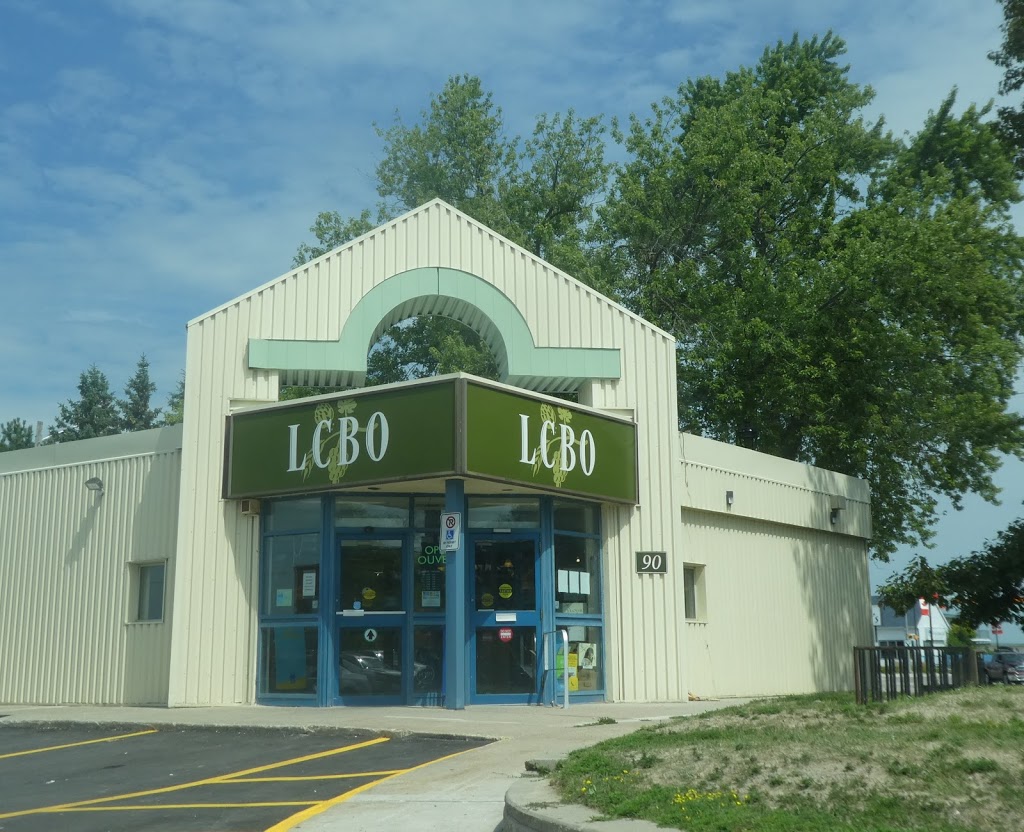 LCBO | 90 Mosley St, Wasaga Beach, ON L9Z 2K3, Canada | Phone: (705) 429-2514