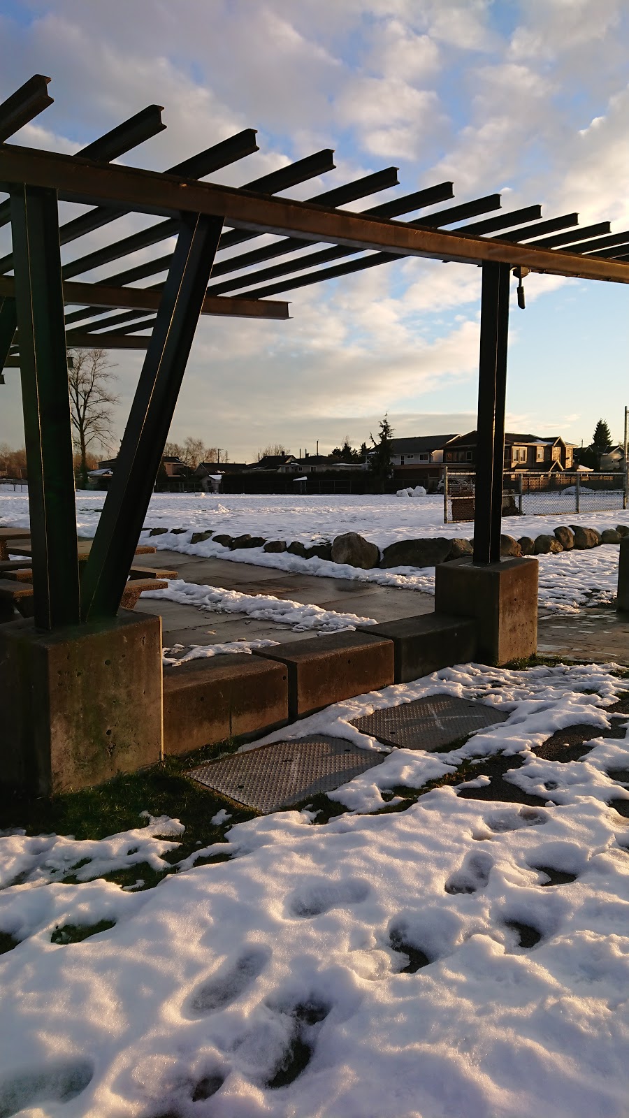 Old Schoolhouse Park | 518 Ewen Ave, New Westminster, BC V3M 5B1, Canada | Phone: (604) 521-3711