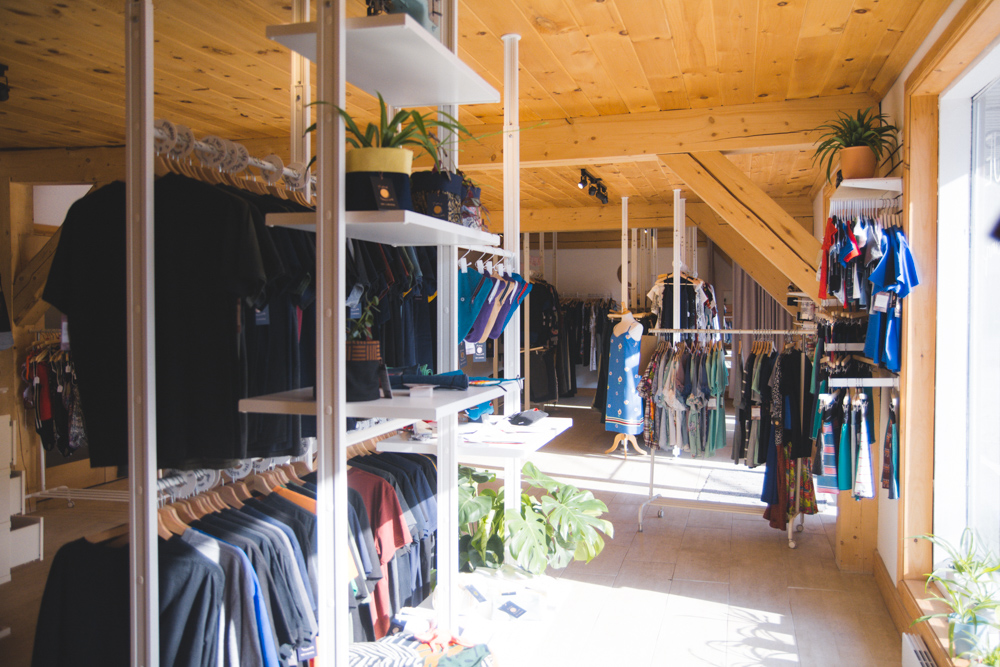 Minuit moins cinq | 37 Rue Dumas, Petit-Saguenay, QC G0V 1N0, Canada | Phone: (418) 608-8585