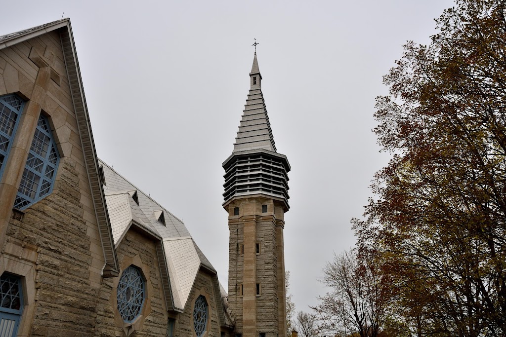 Cowansville - Church of Sainte-Thérèse-de-lenfant-Jésus (1951) | 209 Rue Sainte-Thérèse, Cowansville, QC J2K 1R7, Canada | Phone: (450) 263-2986