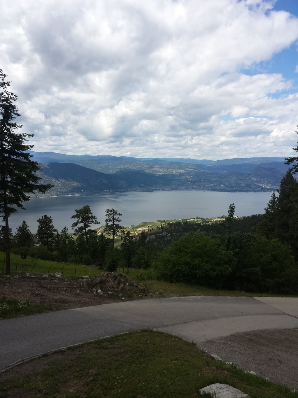 Crooked Tree Guest Suites | 1278 Spiller Rd, Penticton, BC V2A 8T3, Canada | Phone: (250) 490-8022