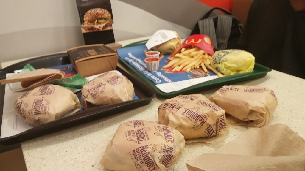 McDonalds | 177 Country Hills Blvd NW #300, Calgary, AB T3K 5M6, Canada | Phone: (403) 226-9840