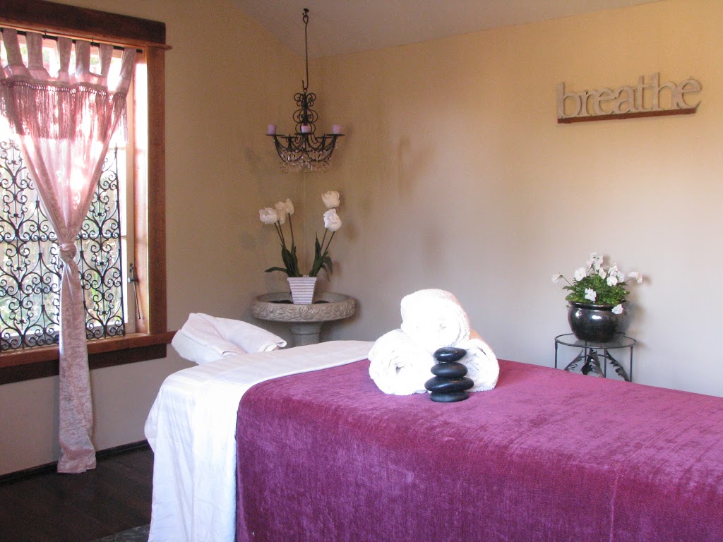 Inner Balance Hot Stone & Massage | 1581 Gregory Pl, Victoria, BC V8P 2T7, Canada | Phone: (250) 893-2256