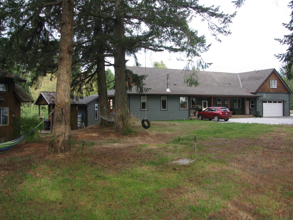 Salmon Point B&B | 2153 Salmon Point Rd, Campbell River, BC V9H 1E5, Canada | Phone: (250) 287-6448