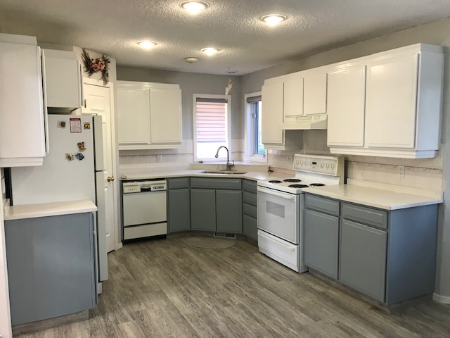 N-hance Wood Refinishing Barrie | 3169 Barrie Hill Rd, Barrie, ON L9Z 1S8, Canada | Phone: (705) 794-9770
