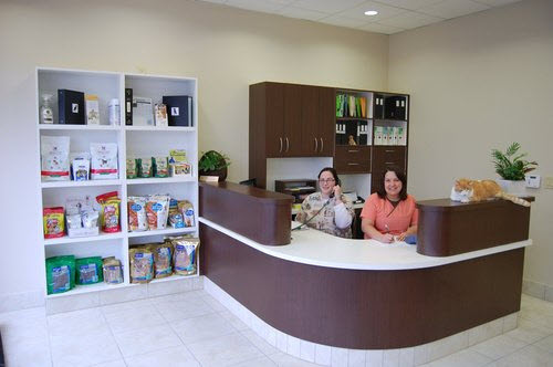 MacKays Animal Hospital | 5014 New St Unit 1, Burlington, ON L7L 1V1, Canada | Phone: (905) 632-0490