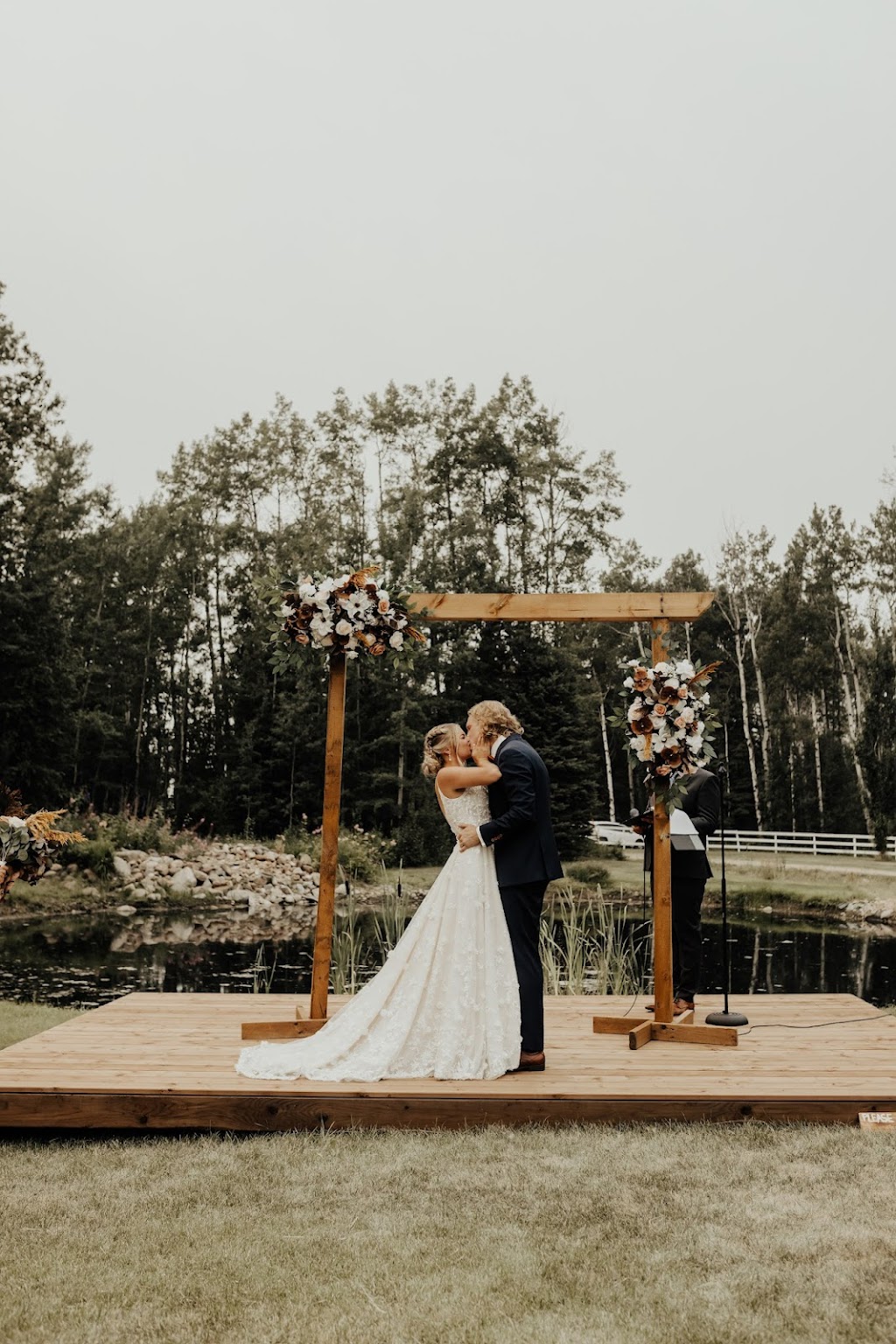 White Tail Woods - Weddings & Events | B 48235 Range Rd 10 Rural, AB T0C 2P0, Canada | Phone: (780) 993-1848