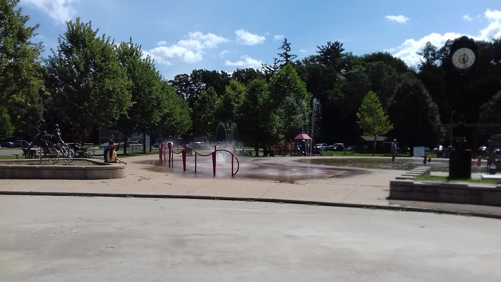 Dundas Driving Park Skating Rink | 71 Cross St, Dundas, ON L9H 2R5, Canada | Phone: (905) 546-3747