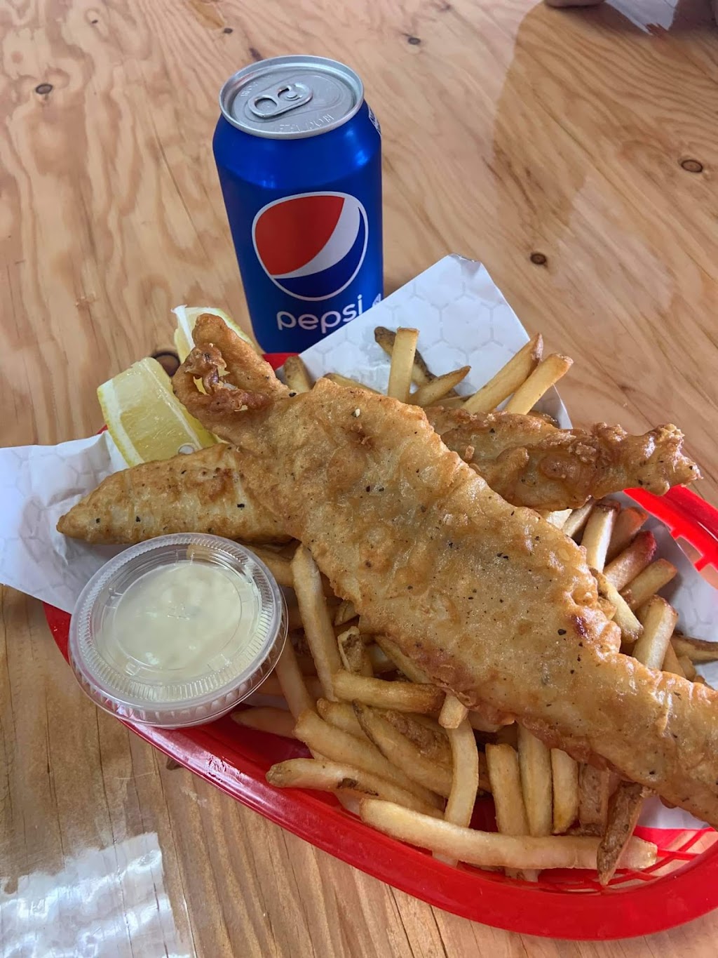 Pepes Fish N Chicks | 717 Talbot St, St Thomas, ON N5P 1E1, Canada | Phone: (519) 207-2021