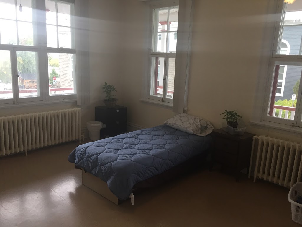 Maison Saint-Louis | 10 Rue de Bienville, Lévis, QC G6V 2L4, Canada | Phone: (418) 903-1295