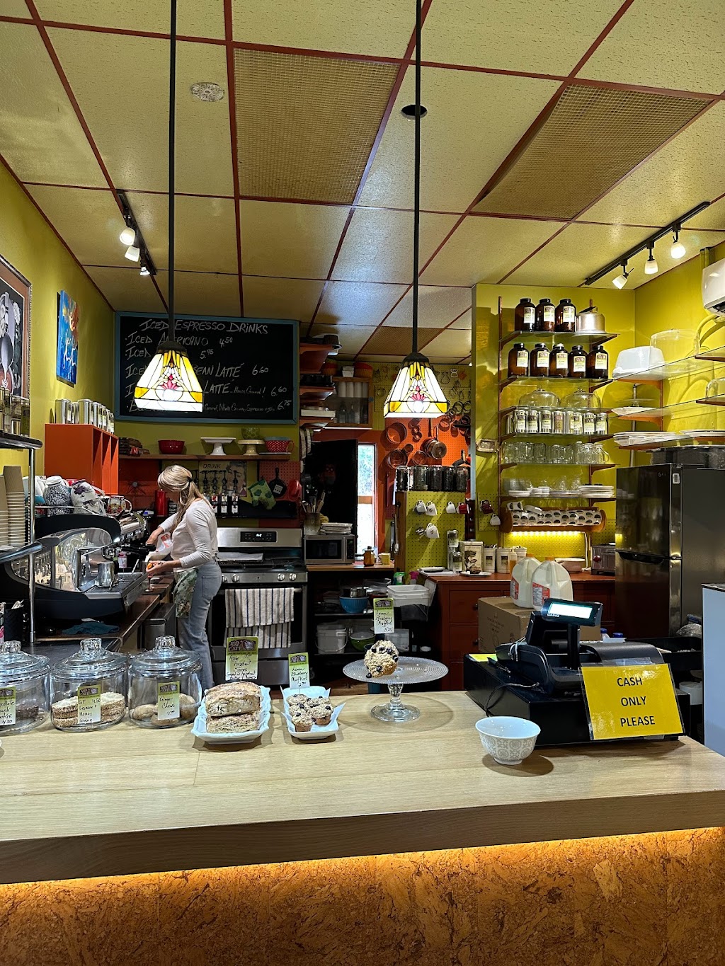 Java Bay Cafe | 1536 W Rd, Quathiaski Cove, BC V0P 1N0, Canada | Phone: (250) 285-2833