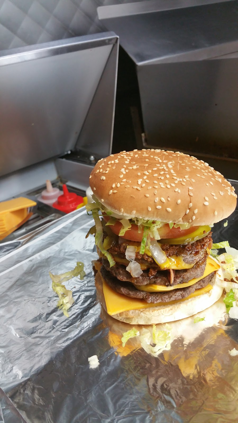 Juniors Restaurant | 785 St Marys Rd, Winnipeg, MB R2M 3N9, Canada | Phone: (204) 256-6571