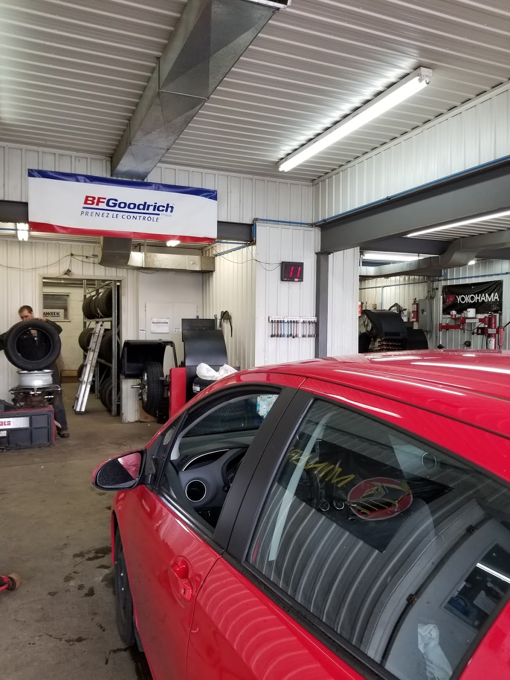 Tires G Tremblay | 4645 Boulevard Guillaume-Couture, Lévis, QC G6W 1H5, Canada | Phone: (418) 833-9255