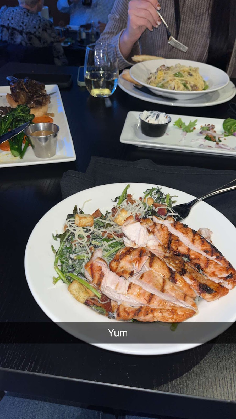 Public House Social & Eatery | 3715 47 Ave, Sylvan Lake, AB T4S 0C8, Canada | Phone: (403) 864-5694