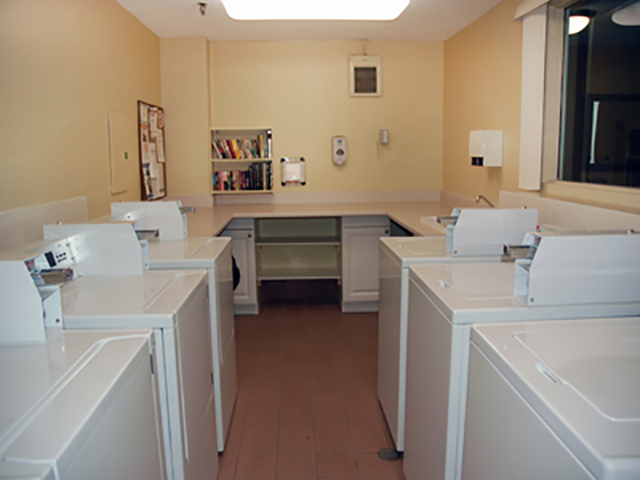 Dorchester Apartments | 5911 Dorchester Rd, Niagara Falls, ON L2G 7M7, Canada | Phone: (905) 354-6650