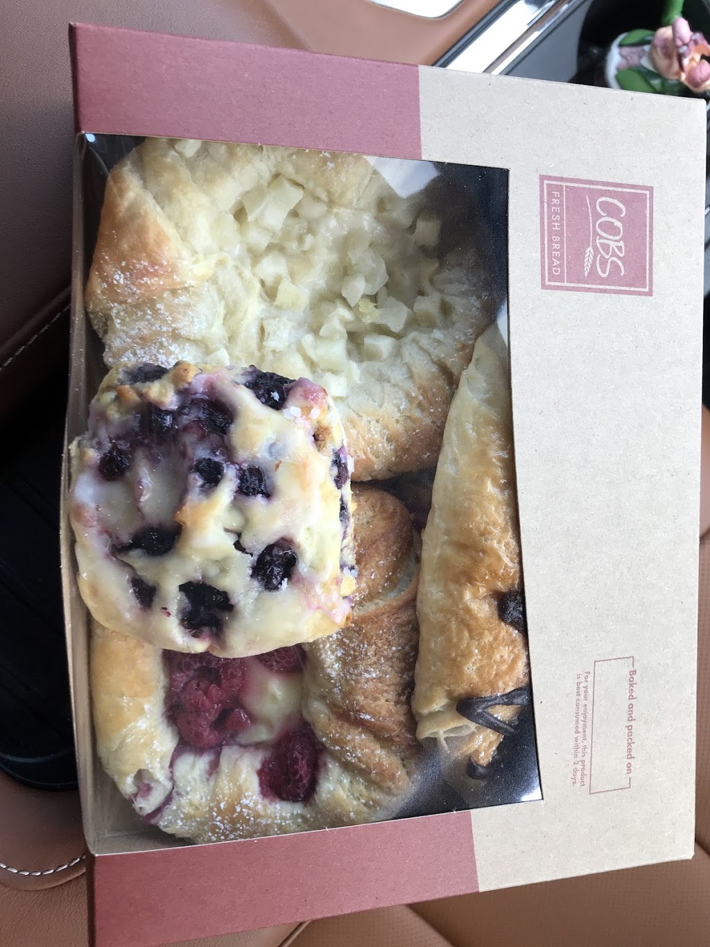 COBS Bread Bakery | 5-1077 North Service Road Applewood Plaza, Mississauga, ON L4Y 1A6, Canada | Phone: (905) 232-0511