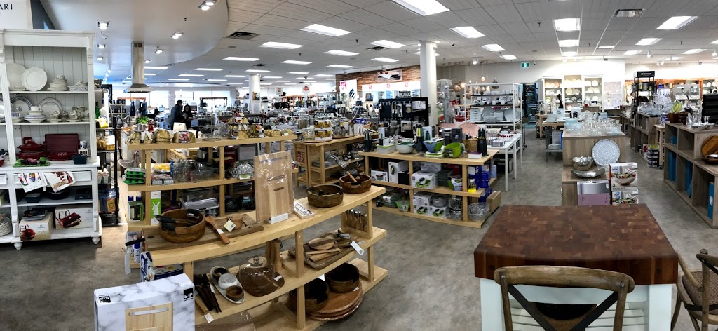 Maison Lipari (Saint Léonard) | 6390 Rue Jean-Talon, Saint-Léonard, QC H1S 1M8, Canada | Phone: (514) 253-1515
