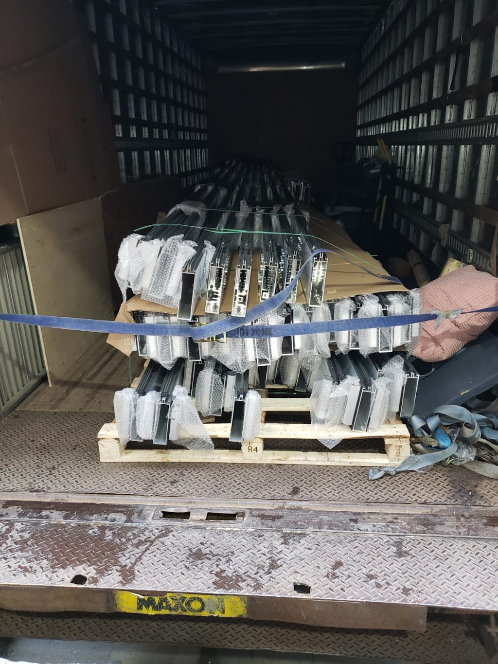 Royal Toronto Movers | 31 Brightsview Dr, Richmond Hill, ON L4E 3Z2, Canada | Phone: (647) 937-3280