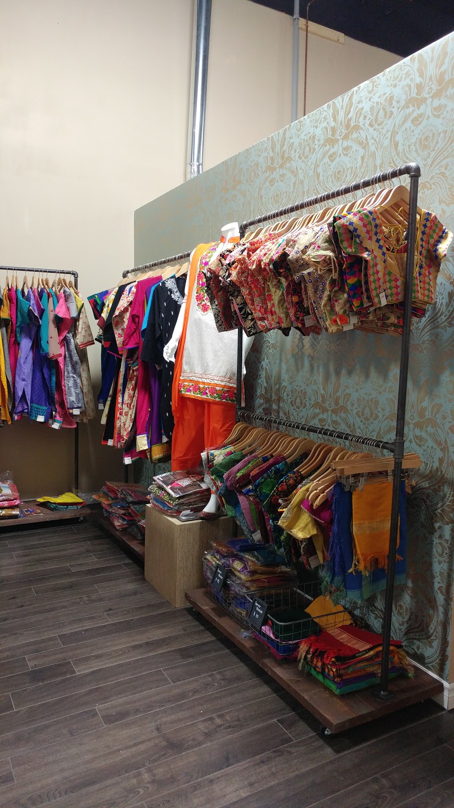 SILK SHOP | 6 Dewside Dr #18, Brampton, ON L6R 3Y3, Canada | Phone: (905) 799-6363