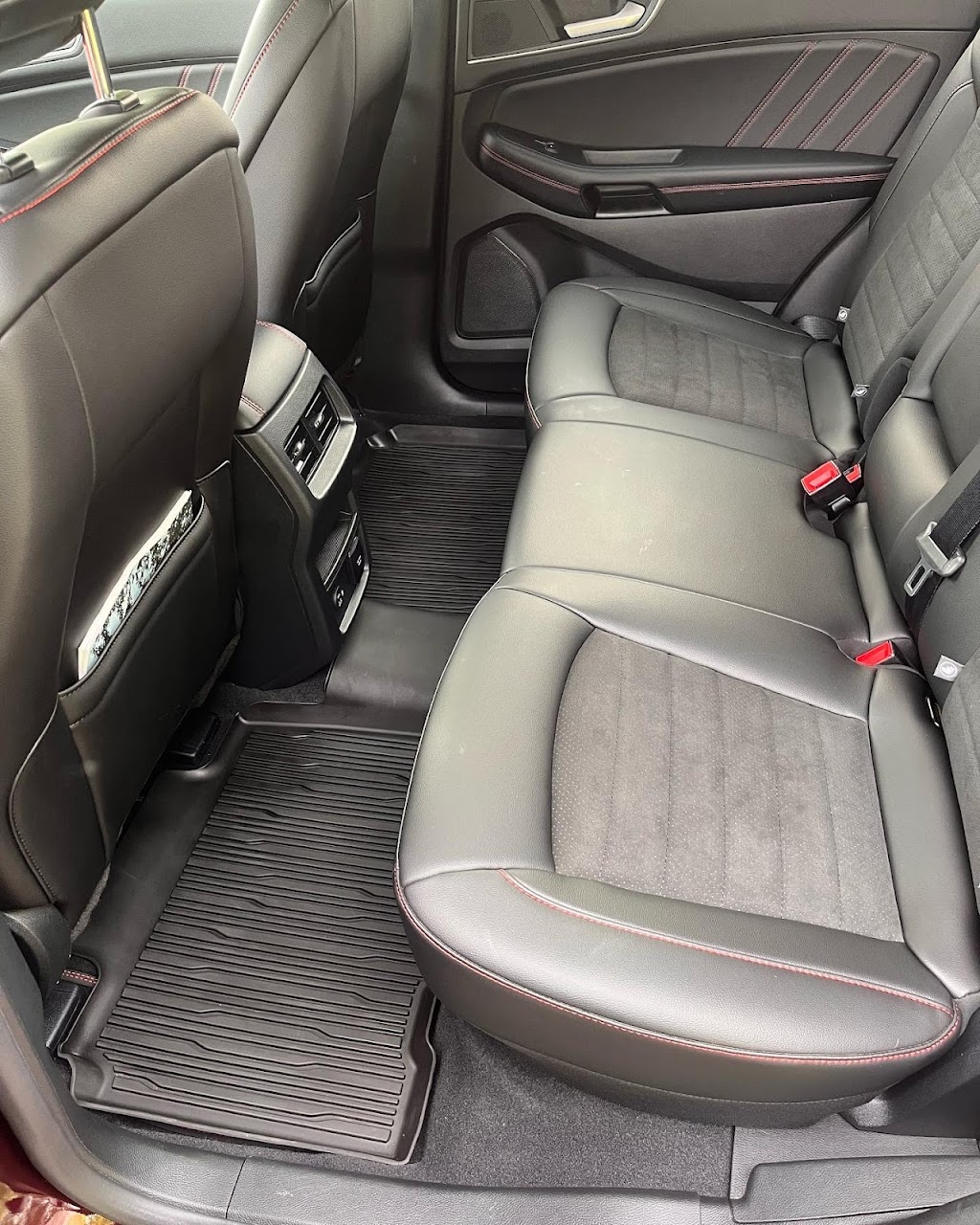 Luxury Details | 620 John St, Dunnville, ON N1A 1R6, Canada | Phone: (905) 864-5448