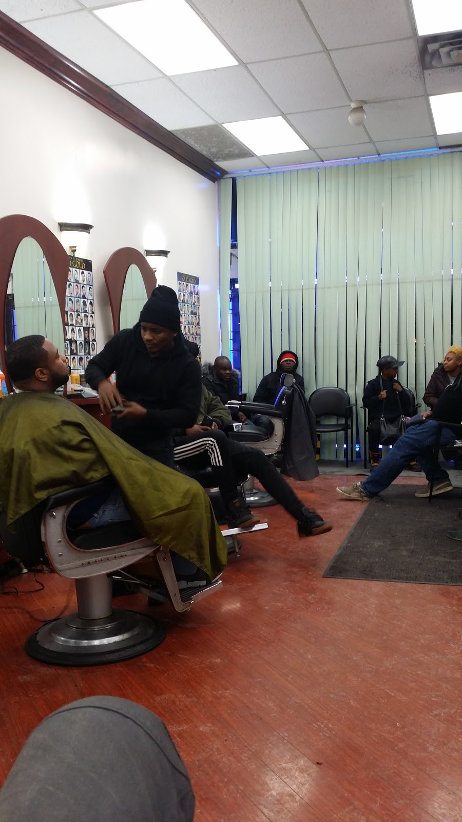 Moonshine Unisex Hair | 1749 Jane St, North York, ON M9N 2S5, Canada | Phone: (416) 364-8544