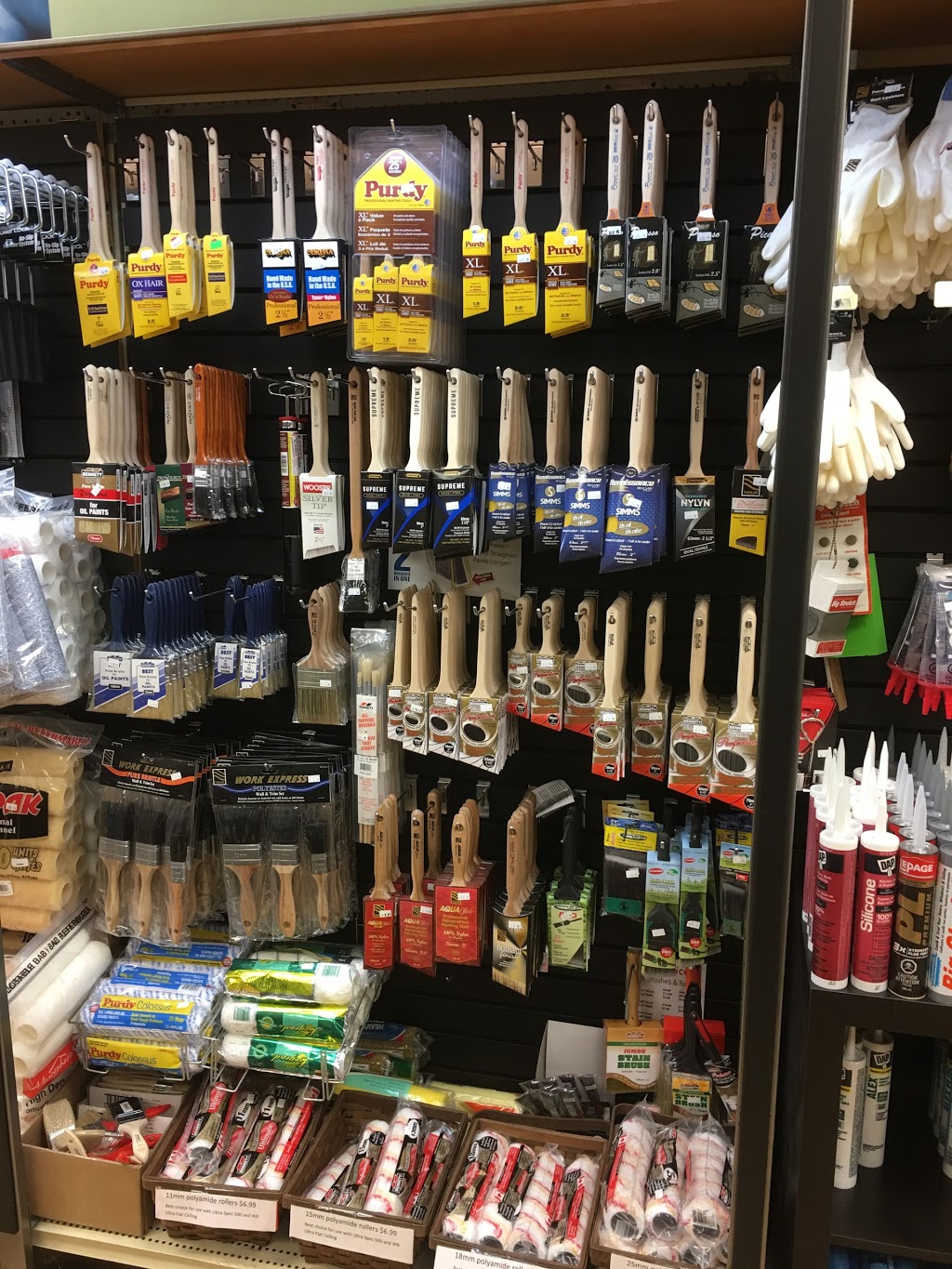 Maple Paint & Wallpaper | 635 St Clair Ave W, Toronto, ON M6C 1A7, Canada | Phone: (416) 653-7477