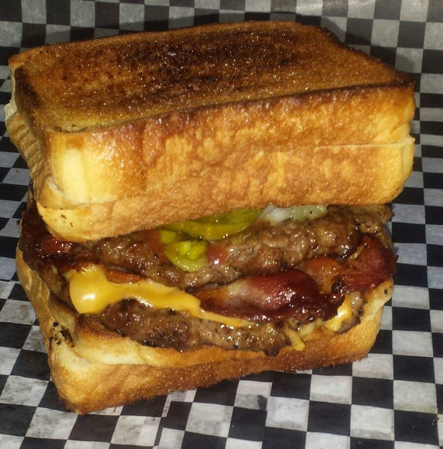 Lakeview Burger & Diner | 1076 Cedar St, Oshawa, ON L1J 3R9, Canada | Phone: (905) 728-1234