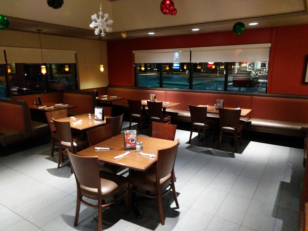 Swiss Chalet Rotisserie & Grill | 138 Woodlawn Rd W, Guelph, ON N1H 1B2, Canada | Phone: (519) 836-8000