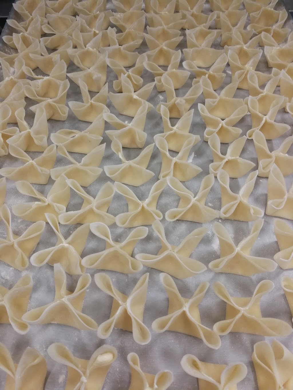 Dragon Golden Chinese Restaurant | 700 Queenston Rd #4, Hamilton, ON L8G 1A3, Canada | Phone: (905) 573-3888