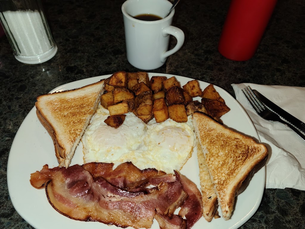24 Seven Travel Centre | Jct 6 and, SK-16, Dafoe, SK S0K 1C0, Canada | Phone: (306) 554-1616