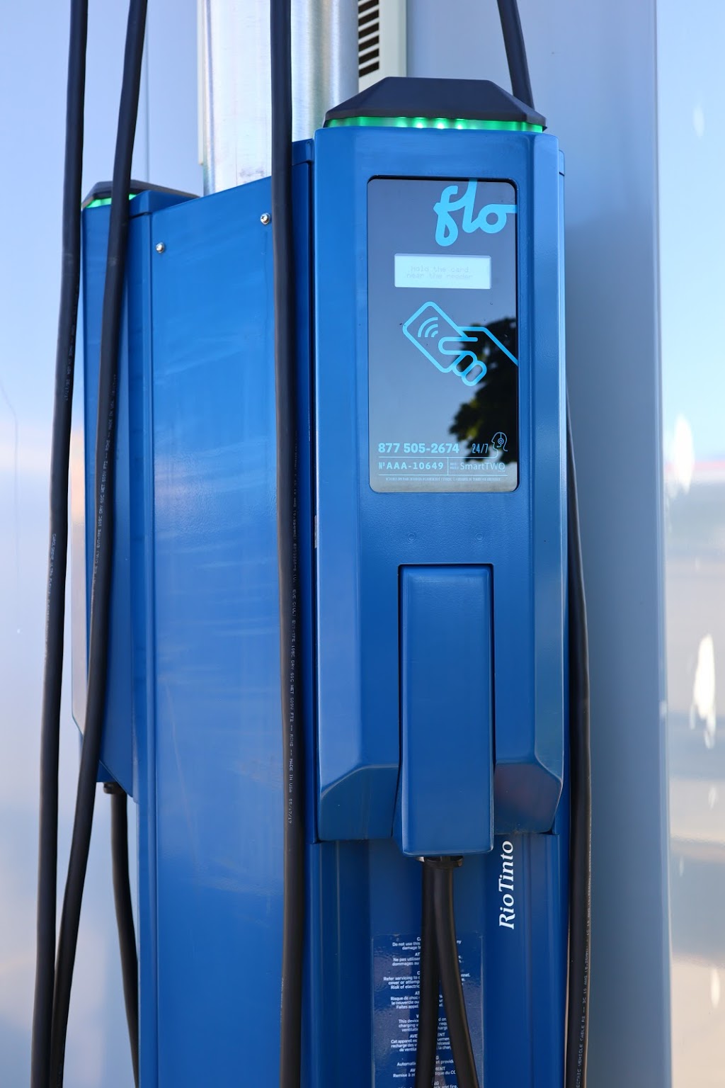 Flo Charging Station | 175,165 170.170 Country Squire Lane, Oakville, ON L6M 0L4, Canada | Phone: (844) 825-3356