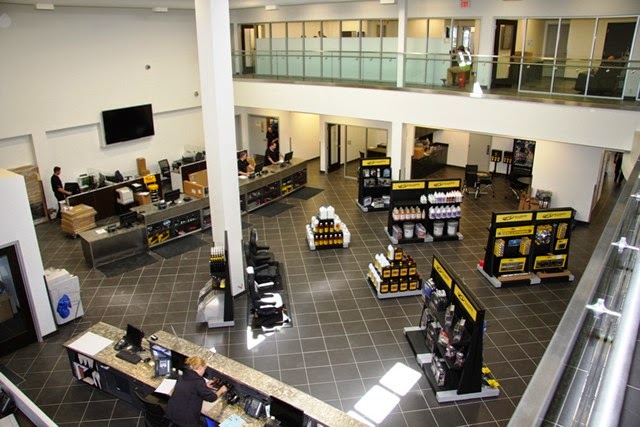 New West Truck Centres | 5925 79 Ave SE, Calgary, AB T2C 5K3, Canada | Phone: (403) 569-4800