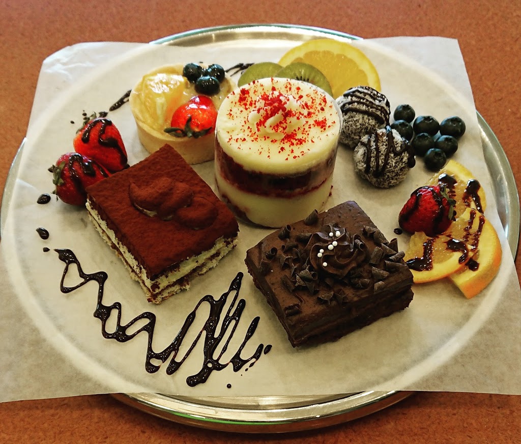 The Cake Club | 1168 Denman St, Vancouver, BC V6G 2M9, Canada | Phone: (604) 428-8990