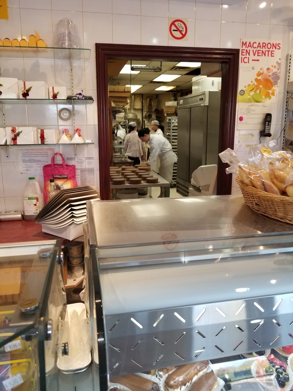Délice Royal Bakery | 1600 Forest Valley Dr, Orléans, ON K1C 6X7, Canada | Phone: (613) 834-8838