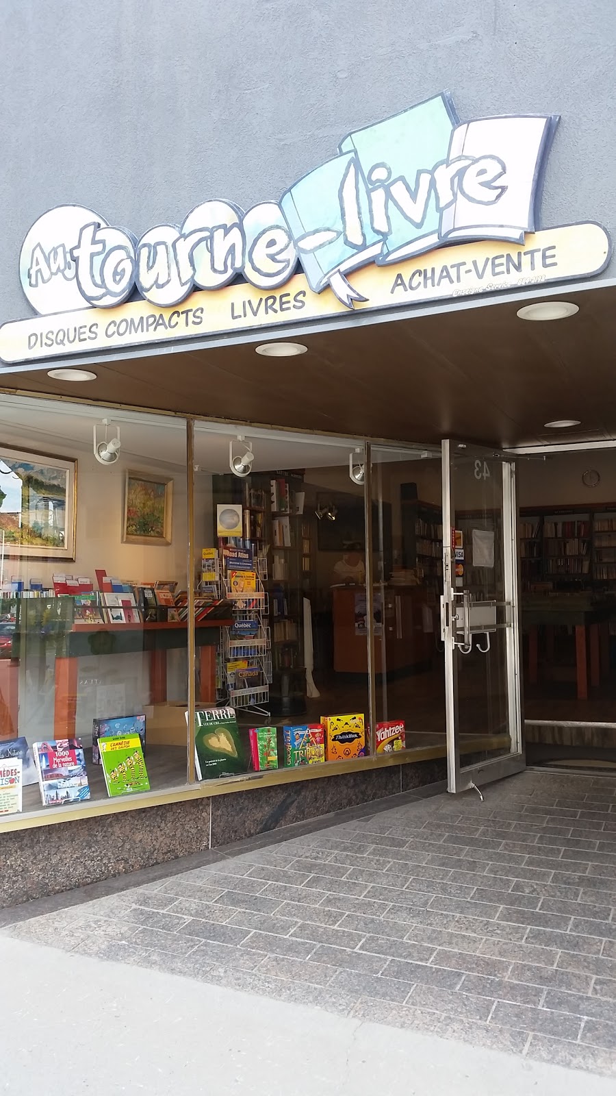 Au Tourne-Livre | 43 Rue Wellington N, Sherbrooke, QC J1H 5A9, Canada | Phone: (819) 348-1604