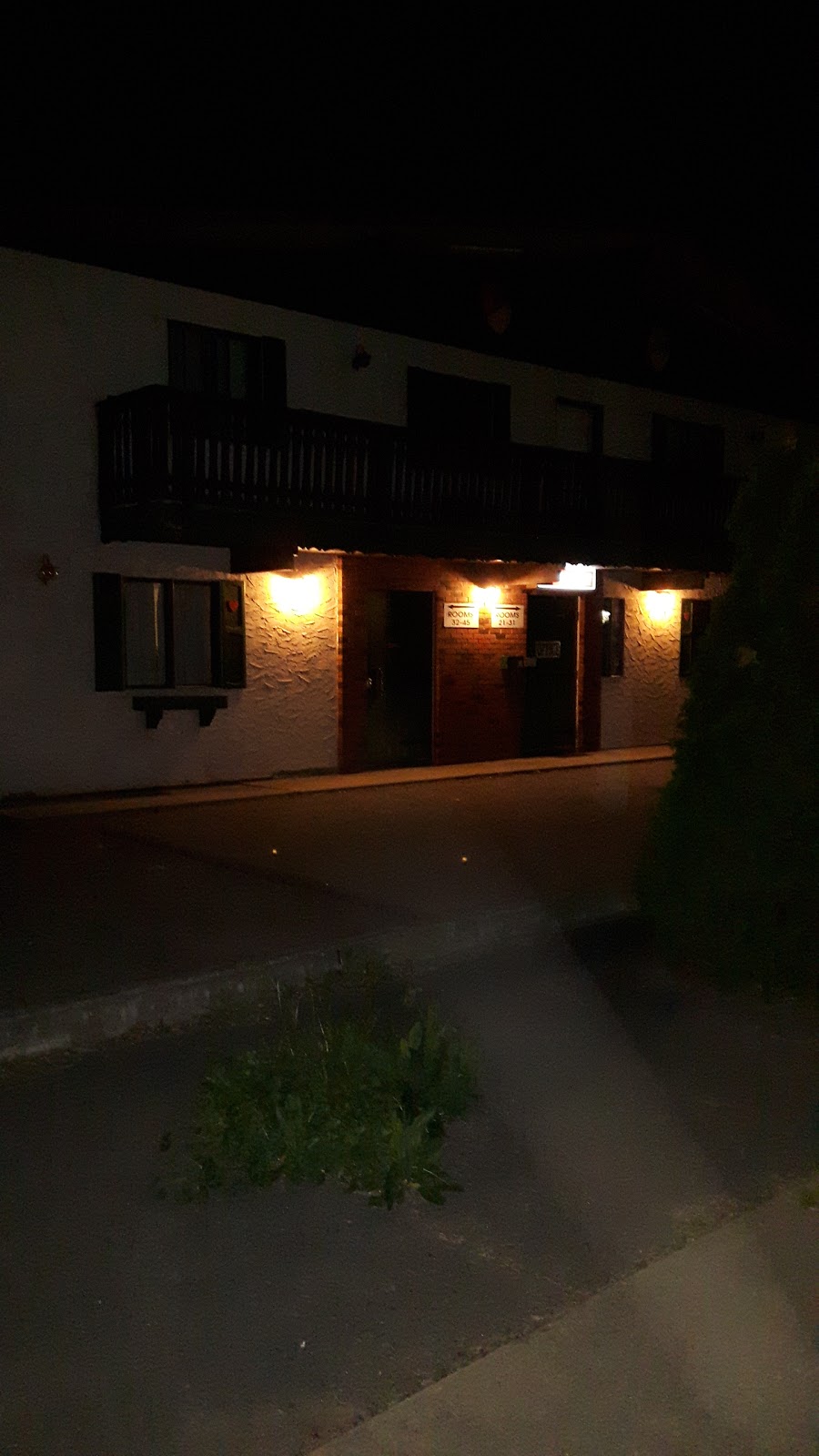 Black Forest Motel | 707 Westminster Ave W, Penticton, BC V2A 1K9, Canada | Phone: (250) 492-0028