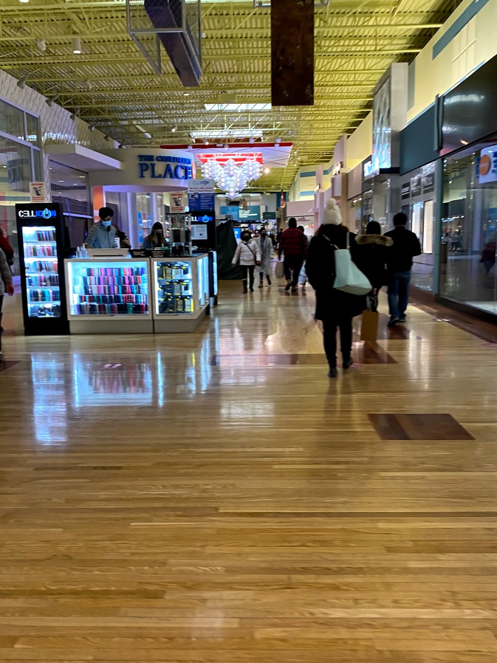 Vaughan Mills Mall | Fishermens Way, Concord, ON L4K 2M9, Canada | Phone: (647) 926-6523