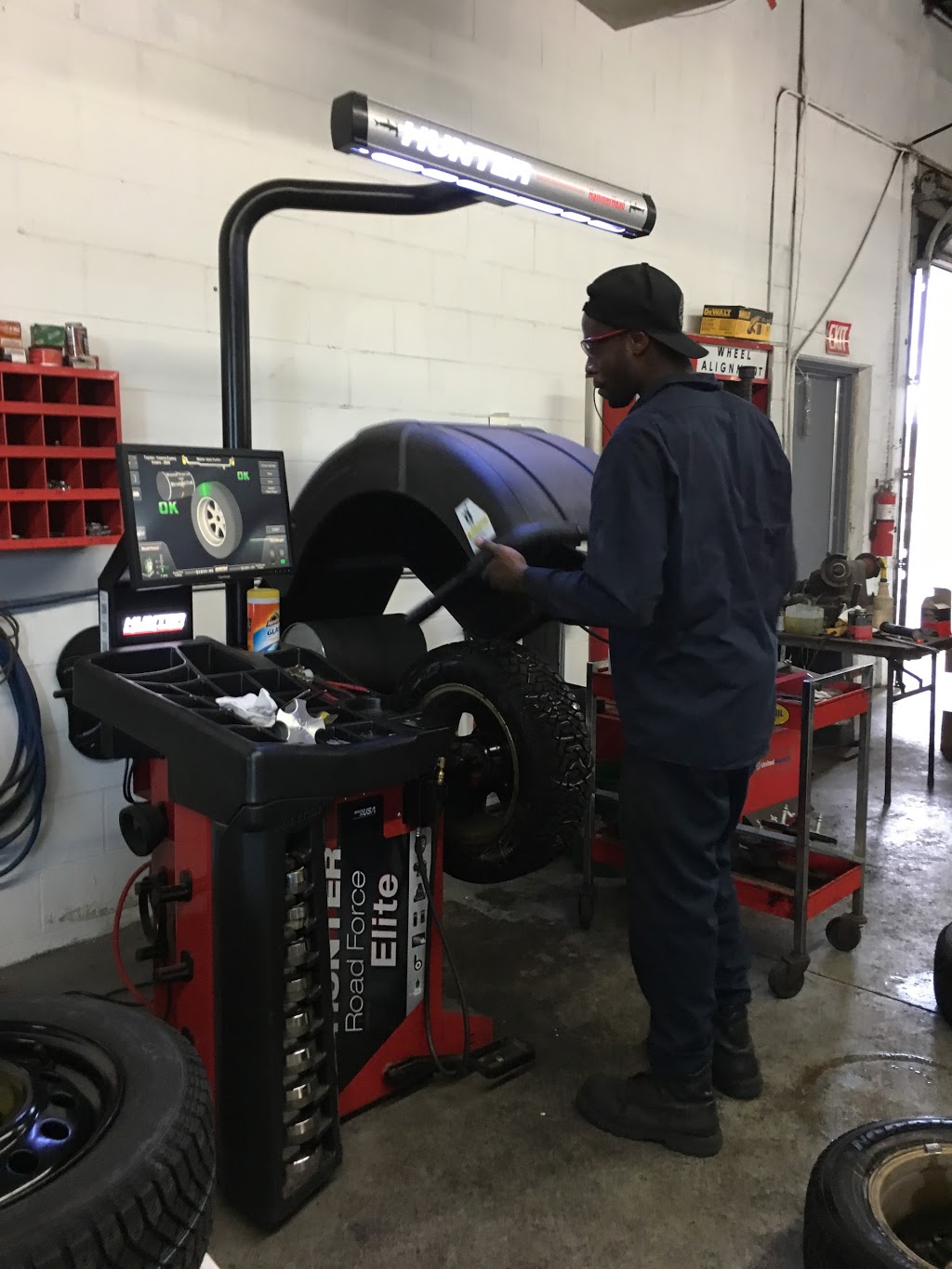 Auto Master Centre Limited | 4635 Burgoyne St #25, Mississauga, ON L4W 1V9, Canada | Phone: (905) 624-1440
