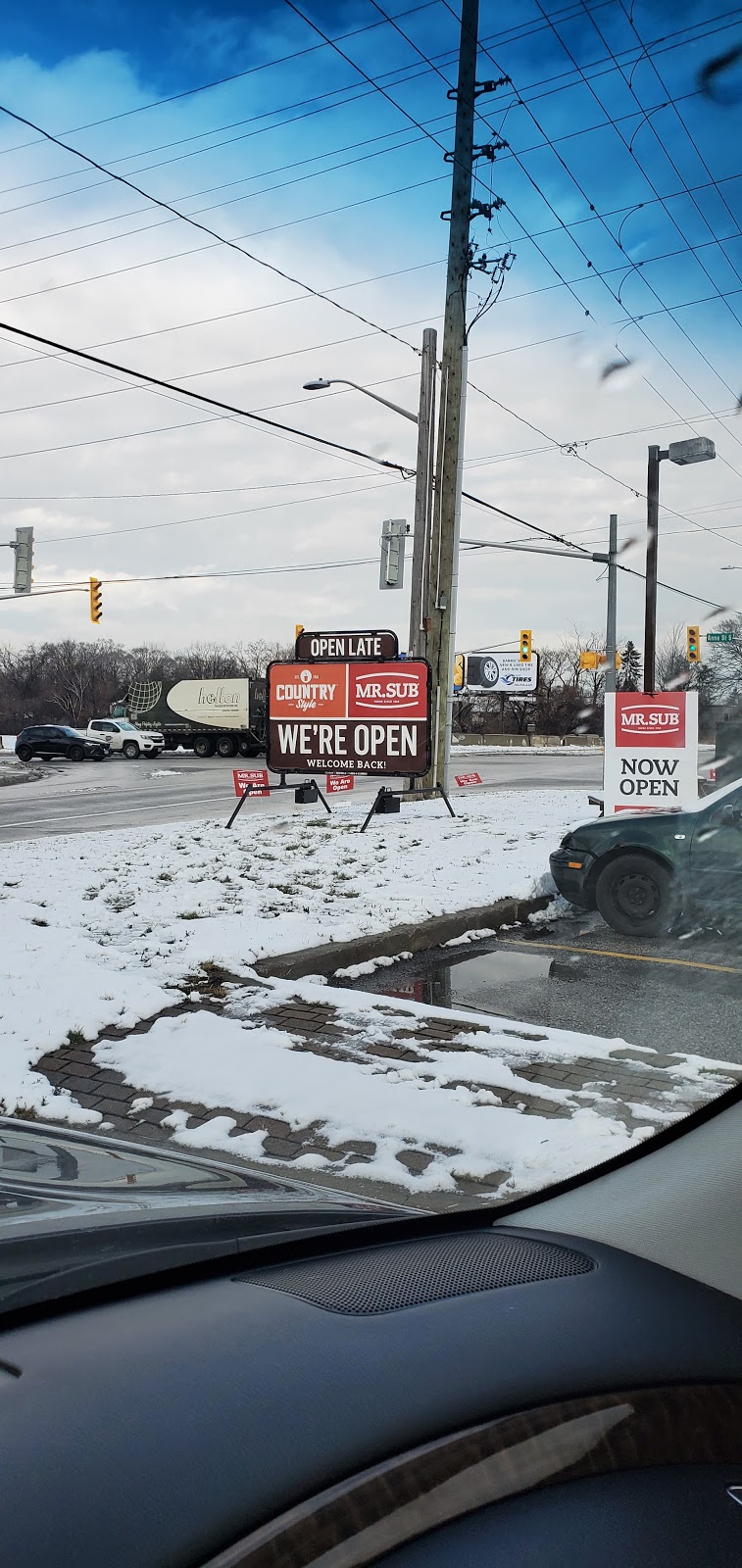 MR SUB COUNTRYSTYLE | 131 Tiffin St, Barrie, ON L4N 2N3, Canada | Phone: (249) 880-4936