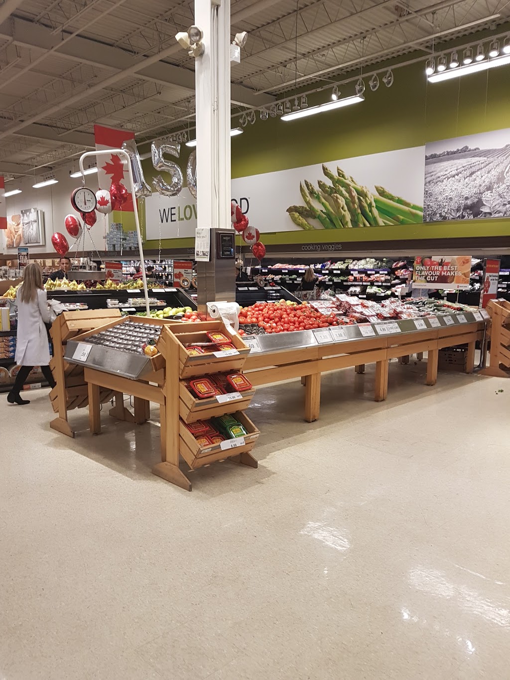 Loblaws | 2085 Carling Ave, Ottawa, ON K2A 1H2, Canada | Phone: (613) 722-3227