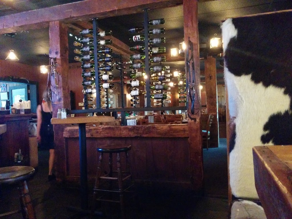 Restaurant at Mohawk Inn | 9230 Guelph Line, Campbellville, ON L0P 1B0, Canada | Phone: (905) 854-2277